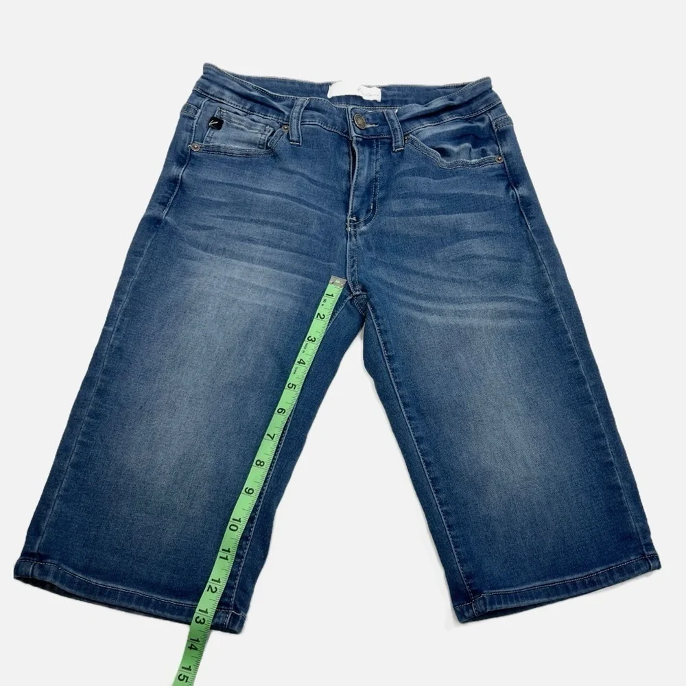 Kancan Estilo Mid Rise Bermuda Blue Denim Frayed Denim Shorts Womens size 27